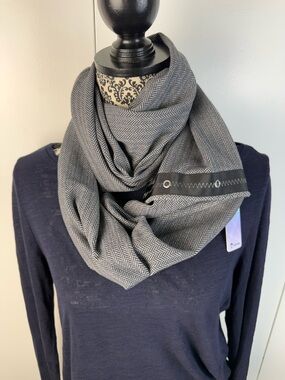 Ivivva by Lululemon vinyasa infinity scarf. Herringbone pattern grey and black